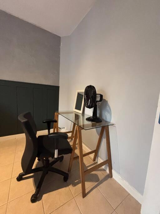 Apartamento Apto Com Dois Quartos, Pertinho Do Metro Faria Lima